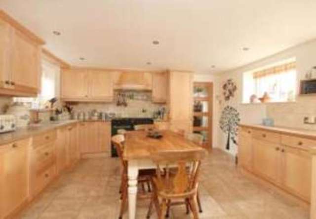  Image of 3 bedroom Cottage for sale in Dike Hill Harley Rotherham S62 at Harley Rotherham Wentworth, S62 7UL