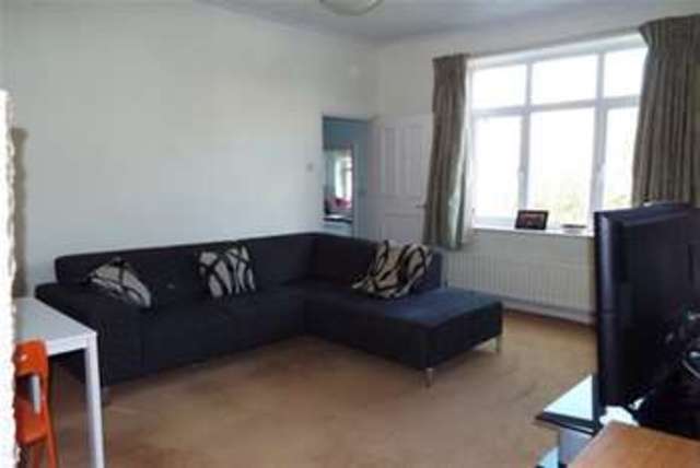  Image of 1 bedroom Flat to rent in Dollis Road London N3 at London, N3 1RB