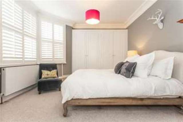  Image of 2 bedroom Flat to rent in Edith Road London W14 at London, W14 0TJ