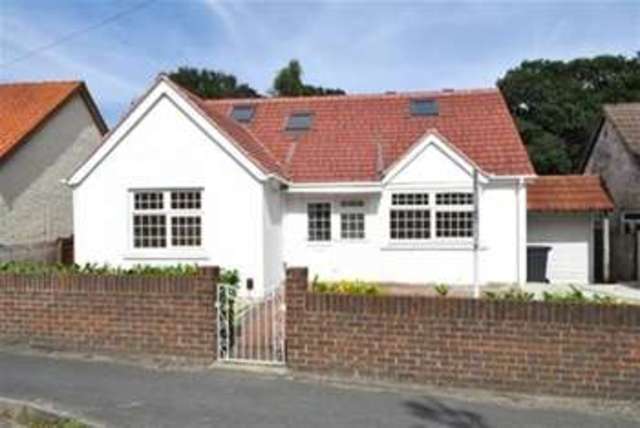  Image of 4 bedroom Bungalow to rent in Elm Hill Normandy Guildford GU3 at Guildford, GU3 2JA