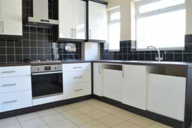  Image of 4 bedroom Bungalow to rent in Elm Hill Normandy Guildford GU3 at Guildford, GU3 2JA