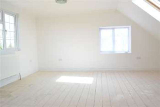  Image of 4 bedroom Bungalow to rent in Elm Hill Normandy Guildford GU3 at Guildford, GU3 2JA