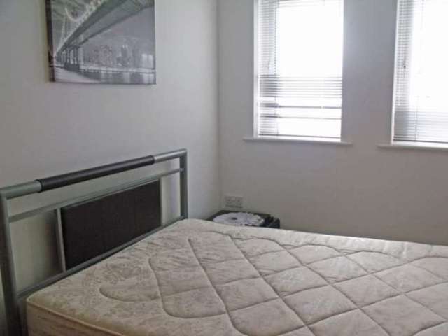  Image of 2 bedroom Apartment to rent in Elmira Way Salford M5 at Elmira Way Salford Quays Salford, M5 3DE