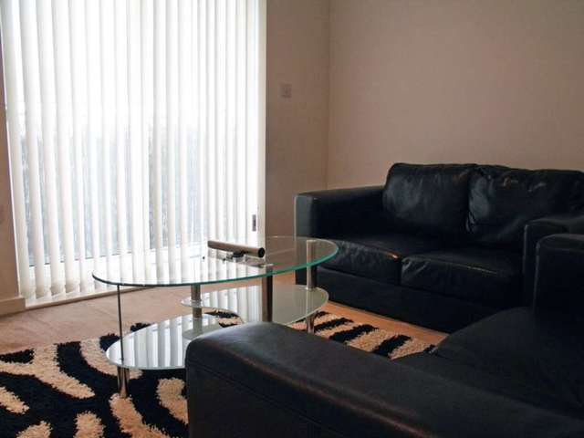  Image of 2 bedroom Apartment to rent in Elmira Way Salford M5 at Elmira Way Salford Quays Salford, M5 3DE
