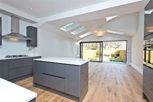  Image of 5 bedroom Terraced house for sale in Elsenham Street London SW18 at London  West Hill, SW18 5NZ