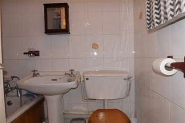  Image of 1 bedroom Flat to rent in The Stanfords East Street Epsom KT17 at Epsom, KT17 1JE