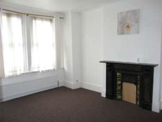  Image of 3 bedroom End of Terrace to rent in Estcourt Road Woodside Croydon SE25 at Estcourt Road  South Norwood, SE25 4SE