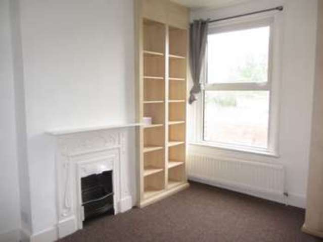  Image of 3 bedroom End of Terrace to rent in Estcourt Road Woodside Croydon SE25 at Estcourt Road  South Norwood, SE25 4SE