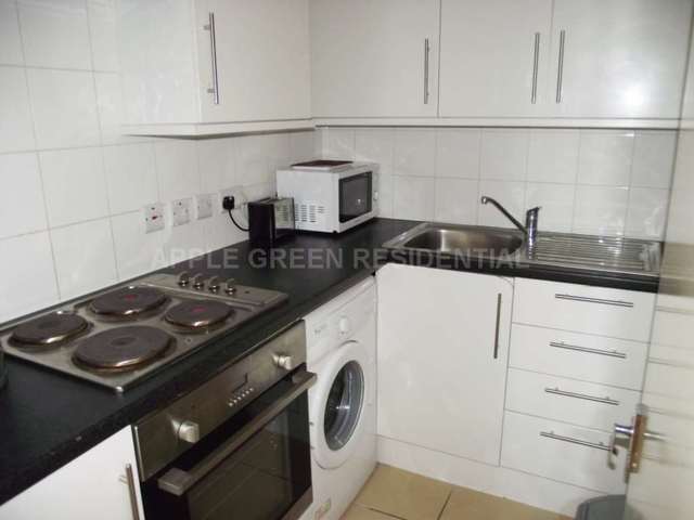  Image of Studio flat to rent in Euston Road London NW1 at Euston Road Euston London, NW1 3AA