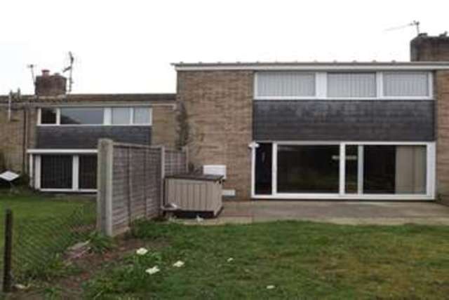  Image of 3 bedroom Detached house to rent in Fairway Rise Chard TA20 at Chard, TA20 1NT