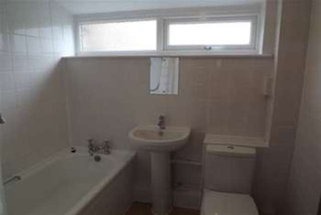  Image of 3 bedroom Detached house to rent in Fairway Rise Chard TA20 at Chard, TA20 1NT