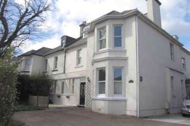  Image of 2 bedroom Ground Flat for sale in Grosvenor Road Paignton TQ4 at 15 Grosvenor Road  Paignton, TQ4 5AZ