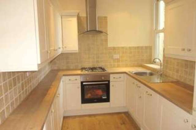  Image of 2 bedroom Ground Flat for sale in Grosvenor Road Paignton TQ4 at 15 Grosvenor Road  Paignton, TQ4 5AZ