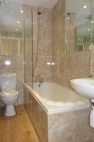  Image of 2 bedroom Ground Flat for sale in Grosvenor Road Paignton TQ4 at 15 Grosvenor Road  Paignton, TQ4 5AZ