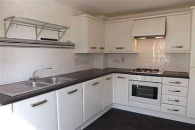  Image of 3 bedroom Detached house to rent in Fleetwood Gardens Plymouth PL6 at Plymouth, PL6 6FB