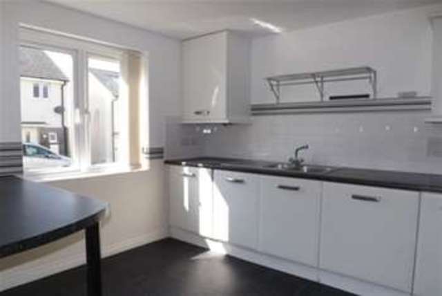  Image of 3 bedroom Detached house to rent in Fleetwood Gardens Plymouth PL6 at Plymouth, PL6 6FB