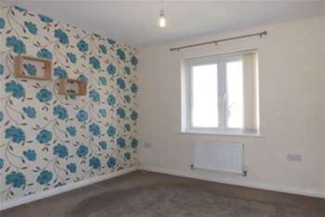  Image of 3 bedroom Detached house to rent in Fleetwood Gardens Plymouth PL6 at Plymouth, PL6 6FB