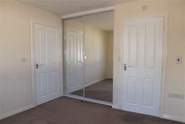 Image of 3 bedroom Detached house to rent in Fleetwood Gardens Plymouth PL6 at Plymouth, PL6 6FB