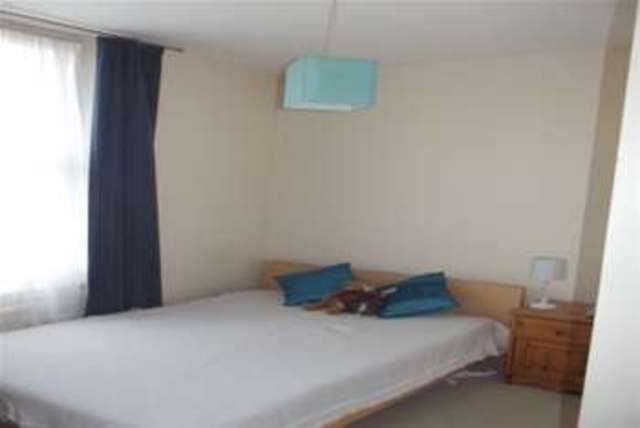  Image of 2 bedroom Flat to rent in Shorncliffe Road Folkestone CT20 at Folkestone, CT20 2NA