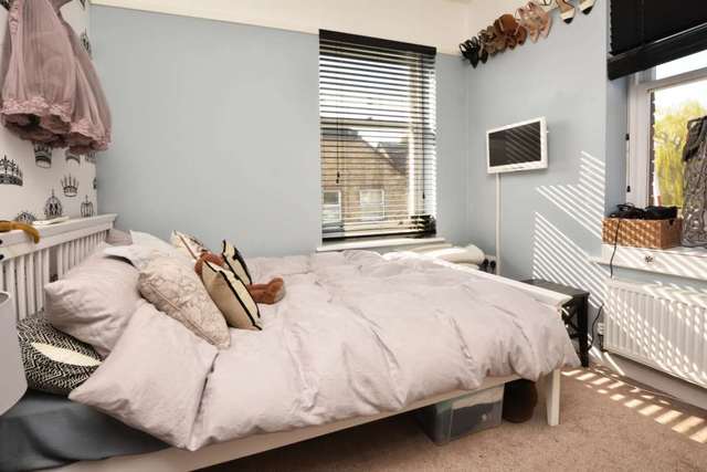  Image of 1 bedroom Apartment to rent in Frogmore Street Tring HP23 at Frogmore Street  Tring, HP23 5AU