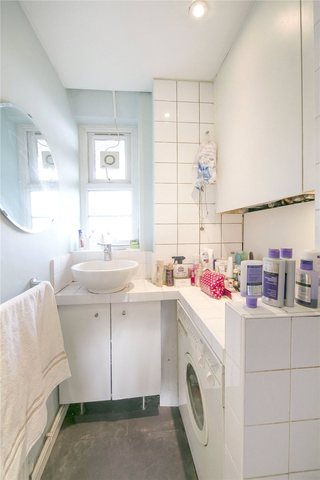  Image of 1 bedroom Flat to rent in Gascoyne Road London E9 at London  Victoria Park, E9 7BH