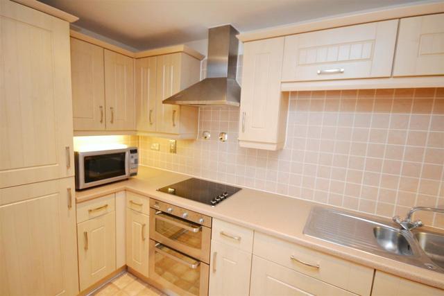  Image of 1 bedroom Property to rent in Glebelands Close London N12 at North Finchley, N12 0AN