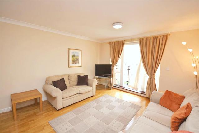  Image of 1 bedroom Property to rent in Glebelands Close London N12 at North Finchley, N12 0AN
