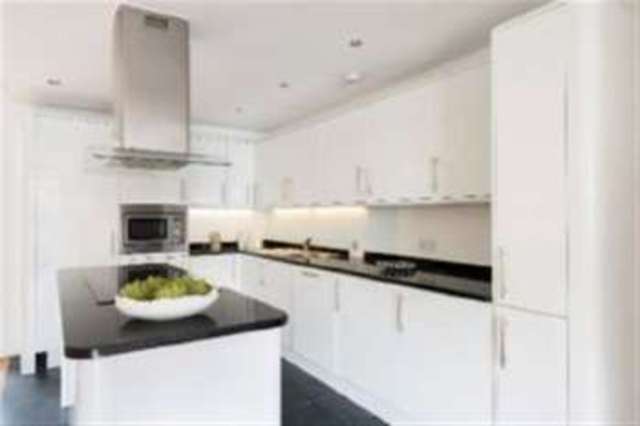  Image of 3 bedroom Flat for sale in Gloucester Avenue London NW1 at London, NW1 7BQ