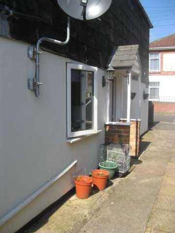  Image of 2 bedroom Semi-Detached house for sale in Gordon Road Fareham PO16 at Fareham Hampshire Fareham, PO16 7TQ