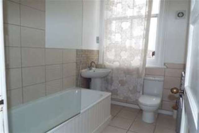  Image of 2 bedroom Flat to rent in Victoria Parade Ramsgate CT11 at Ramsgate, CT11 8DF