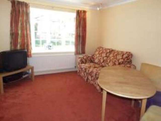  Image of 3 bedroom Terraced house for sale in Grosvenor Mews Grosvenor Close Southampton SO17 at Grosvenor Close Southampton Portswood, SO17 1PL