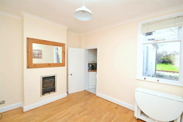  Image of 3 bedroom Property to rent in Grove Road London N12 at North Finchley, N12 9DS