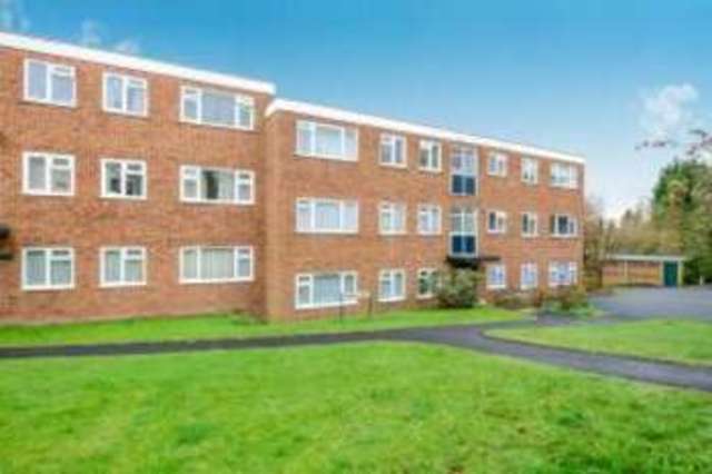  Image of 2 bedroom Flat for sale in Green Lane Chessington KT9 at 7 Green Lane Chessington Chessington, KT9 2EE