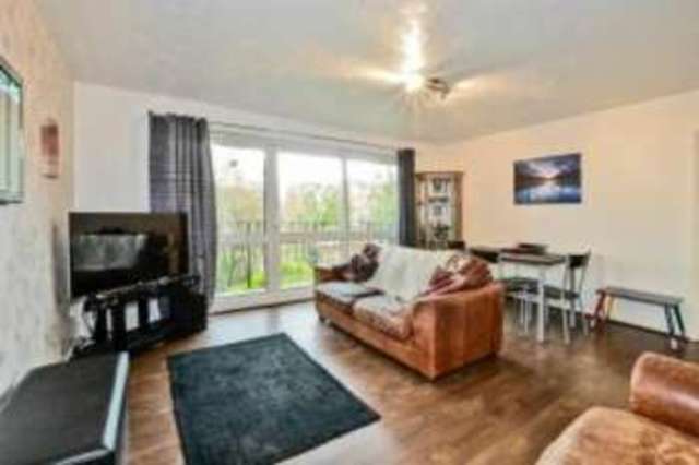  Image of 2 bedroom Flat for sale in Green Lane Chessington KT9 at 7 Green Lane Chessington Chessington, KT9 2EE