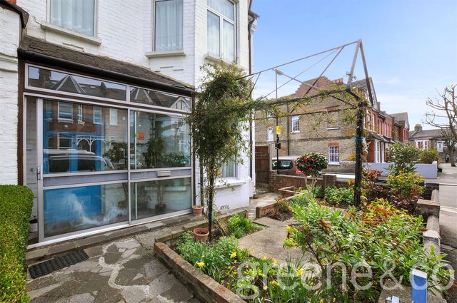  Image of 4 bedroom End of Terrace for sale in Harefield Road London N8 at Crouch End London Hornsey, N8 8QY