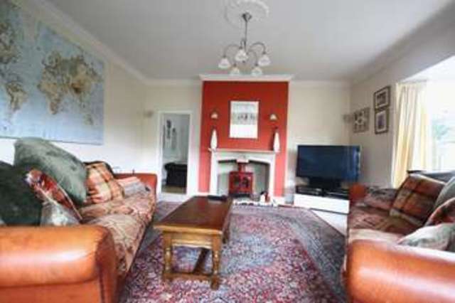  Image of 5 bedroom Semi-Detached house for sale in Hawthorne Avenue Willerby Hull HU10 at Hawthorne Avenue  Willerby, HU10 6JG