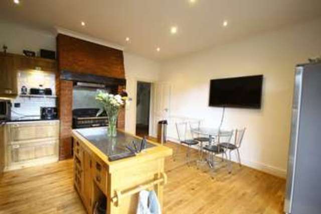  Image of 5 bedroom Semi-Detached house for sale in Hawthorne Avenue Willerby Hull HU10 at Hawthorne Avenue  Willerby, HU10 6JG