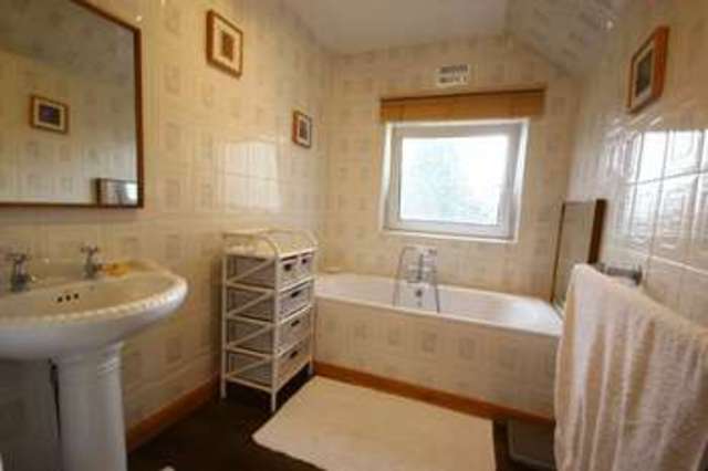  Image of 5 bedroom Semi-Detached house for sale in Hawthorne Avenue Willerby Hull HU10 at Hawthorne Avenue  Willerby, HU10 6JG