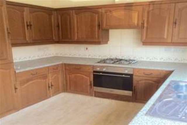  Image of 4 bedroom Property to rent in Hen Gei Llechi Y Felinheli LL56 at Y Felinheli, LL56 4PB