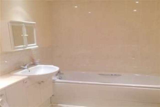  Image of 4 bedroom Property to rent in Hen Gei Llechi Y Felinheli LL56 at Y Felinheli, LL56 4PB