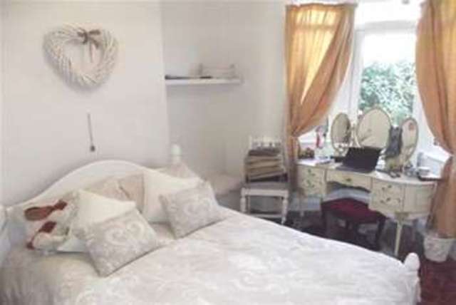  Image of 1 bedroom Flat to rent in Selwyn Avenue London E4 at London, E4 9LS