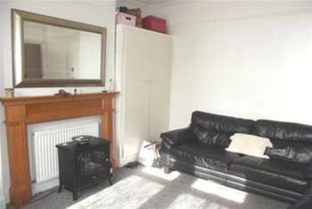  Image of 1 bedroom Flat to rent in Selwyn Avenue London E4 at London, E4 9LS