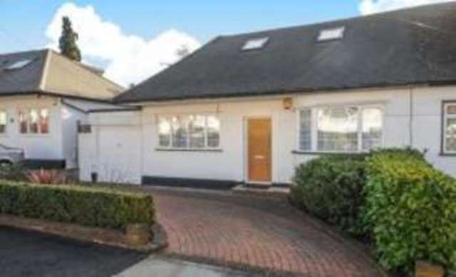  Image of 3 bedroom Bungalow for sale in Highview Gardens Edgware HA8 at Edgware  Edgware, HA8 9UB