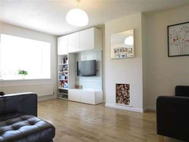  Image of 4 bedroom Detached house for sale in Highworth Way Tilehurst Reading RG31 at Tilehurst  Reading, RG31 6GP