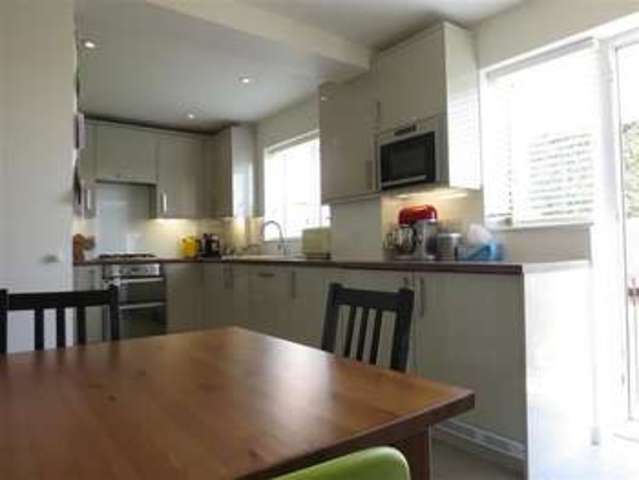  Image of 4 bedroom Detached house for sale in Highworth Way Tilehurst Reading RG31 at Tilehurst  Reading, RG31 6GP