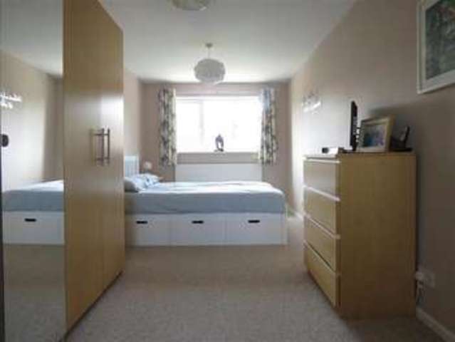  Image of 4 bedroom Detached house for sale in Highworth Way Tilehurst Reading RG31 at Tilehurst  Reading, RG31 6GP