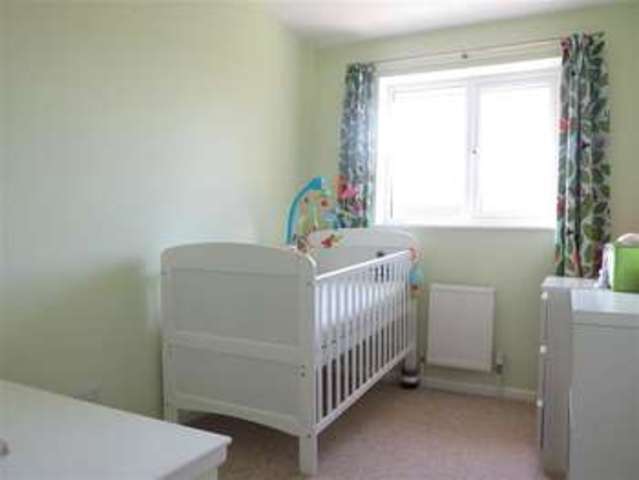  Image of 4 bedroom Detached house for sale in Highworth Way Tilehurst Reading RG31 at Tilehurst  Reading, RG31 6GP