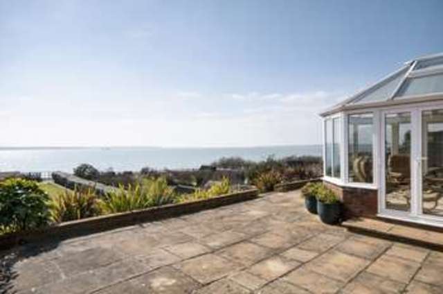  Image of 4 bedroom Detached house for sale in Hill Head Road Fareham PO14 at Hill Head Fareham Hampshire, PO14 3JH