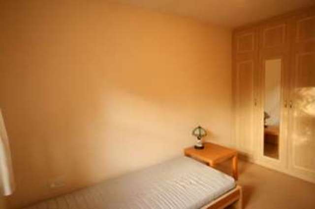  Image of 2 bedroom Flat to rent in Hurworth Avenue Slough SL3 at Langley, SL3 7FQ
