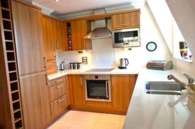  Image of 1 bedroom Apartment to rent in Reading Road Wokingham RG41 at Reading Road Wokingham Eastheath, RG41 1AB